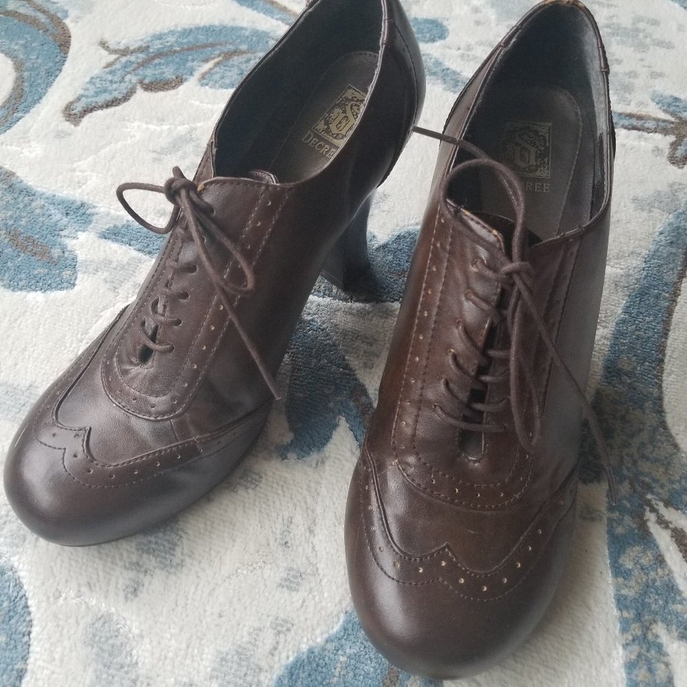 Decree brown oxford style heels, Size 8.5